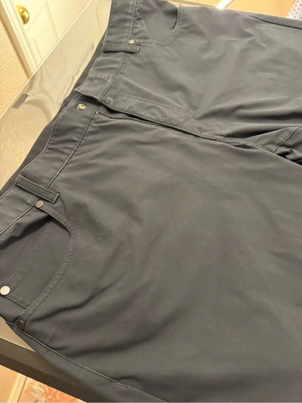 Nike Men's Chino Pants in Black